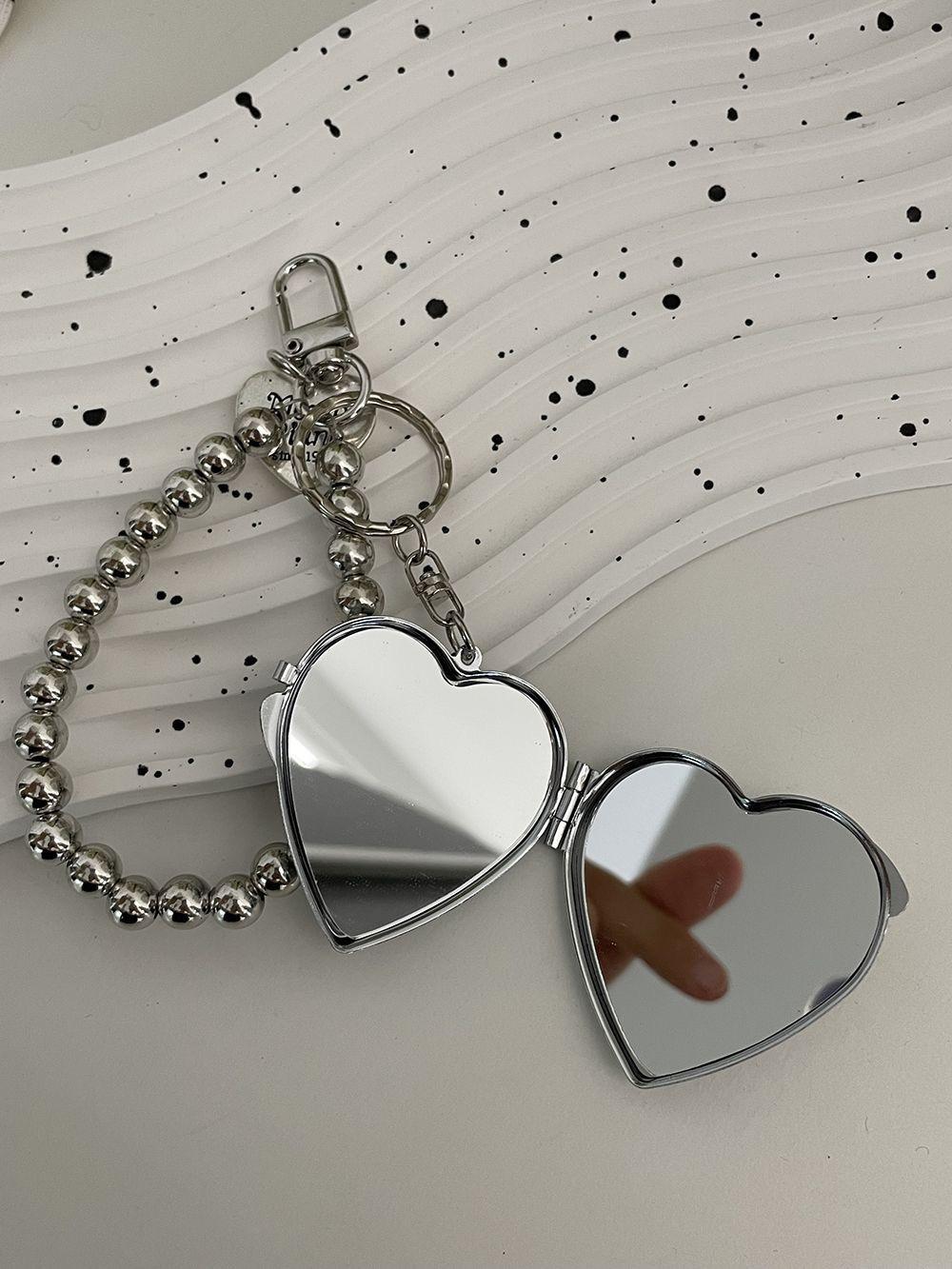 Metal Key Chain Heart Shaped Mirror Mobile Phone Pendant Anti-Lost Metal Y2k Mirror Pendant Keychain Earphone Camera Pendant
Metal Key Chain Heart Shaped Mirror Mobile Phone Pendant Anti-Lost Metal Y2k Mirror Pendant Keychain Earphone Camera Pendant