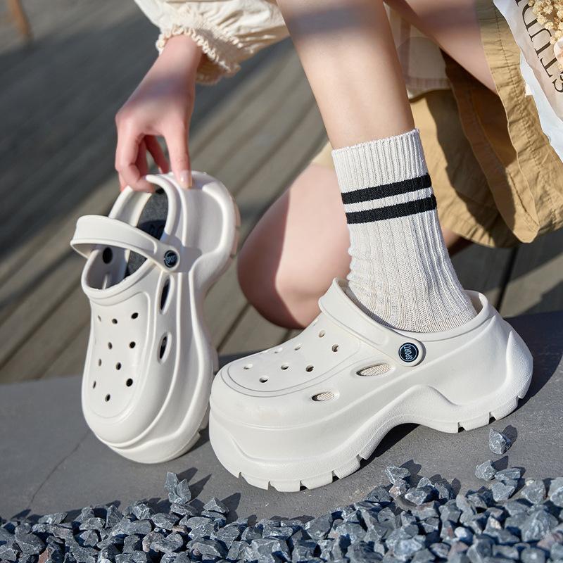 Thick-soled simple hole shoes, summer new beach slippers can be worn outside, indoor home non-slip cool slippers women s 40/41 (suitable for size 39/40)
Thick-soled simple hole shoes, summer new beach slippers can be worn outside, indoor home non-slip cool slippers women s 40/41 (suitable for size 39/40)