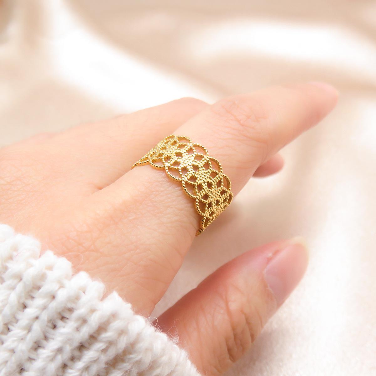 Japanese-Korean Lace-Style Open Ring: Non-Fading, Niche Design for Index Finger Adjustable Open
Japanese-Korean Lace-Style Open Ring: Non-Fading, Niche Design for Index Finger Adjustable Open