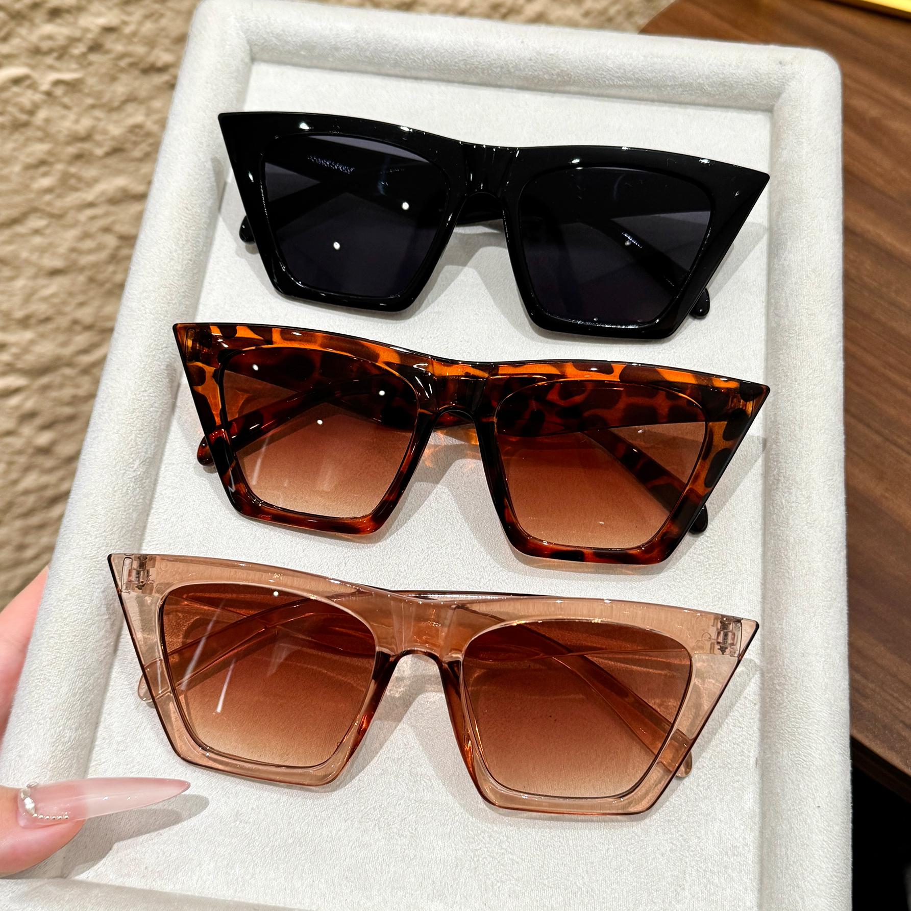 3Pcs Trendyy and Fashionable Large-Frame Cat-Eye Set Glasses, High-End Dopamine Color Combination Set, Suitable for Gift Giving
3Pcs Trendyy and Fashionable Large-Frame Cat-Eye Set Glasses, High-End Dopamine Color Combination Set, Suitable for Gift Giving