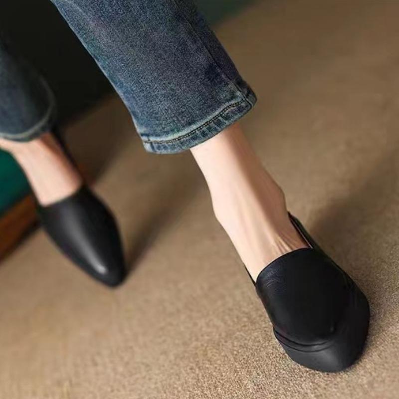 Женские туфли Мэри Джейн из натуральной кожи с круглым носком, низким верхом, лакированной кожей, желейной подошвой и плоским каблуком мягкие, легкие и удобные 40 чёрный
Женские туфли Мэри Джейн из натуральной кожи с круглым носком, низким верхом, лакированной кожей, желейной подошвой и плоским каблуком мягкие, легкие и удобные 40 чёрный