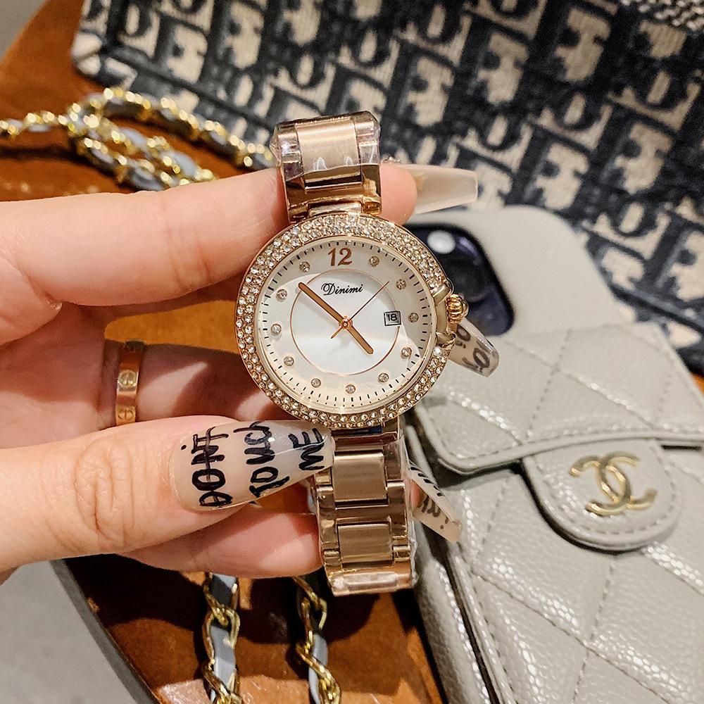 Новый стиль горный хрусталь мода темперамент легкие роскошные кварцевые часы простые пригородные женские часы со стальным ремешком с календарем
Новый стиль горный хрусталь мода темперамент легкие роскошные кварцевые часы простые пригородные женские часы со стальным ремешком с календарем