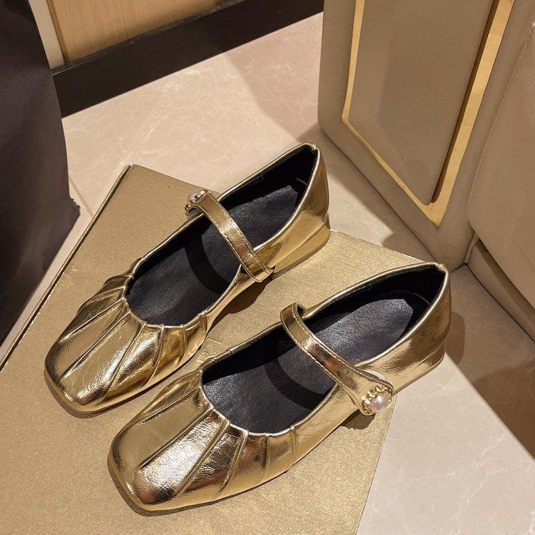Fashion Large Size Mary Jane Shoes Glossy Leather Ballet Flats Fashion Pleated Low Heel Pumps for Women Soft Sole Casual Shoes 35
Fashion Large Size Mary Jane Shoes Glossy Leather Ballet Flats Fashion Pleated Low Heel Pumps for Women Soft Sole Casual Shoes 35