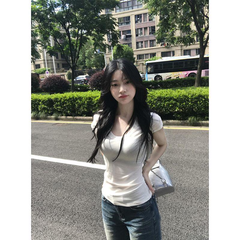 Pure Desire Slim-Fit White U-Neck Short-Sleeve T-Shirt for Women - Elastic, Waist-Cinching Summer Top M белый
Pure Desire Slim-Fit White U-Neck Short-Sleeve T-Shirt for Women - Elastic, Waist-Cinching Summer Top M белый