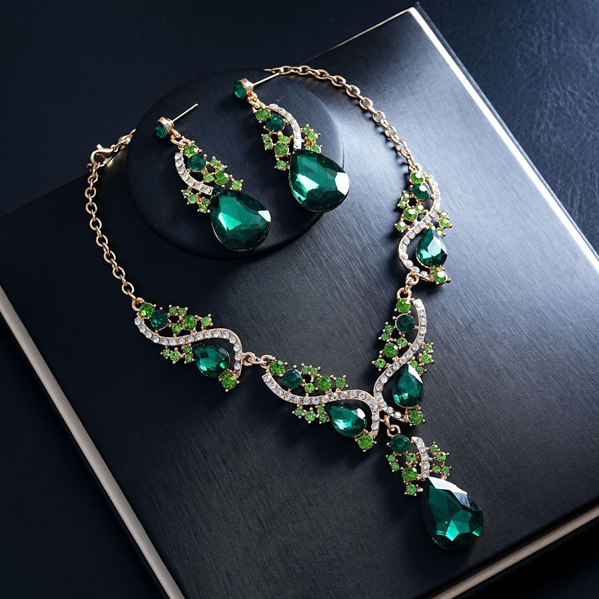 European and American Vintage Necklaces, Earrings, Sets, Light Luxury, Bridal Wedding Accessories, Dresses, Jewelry, 2026 50CM зелёный
European and American Vintage Necklaces, Earrings, Sets, Light Luxury, Bridal Wedding Accessories, Dresses, Jewelry, 2026 50CM зелёный