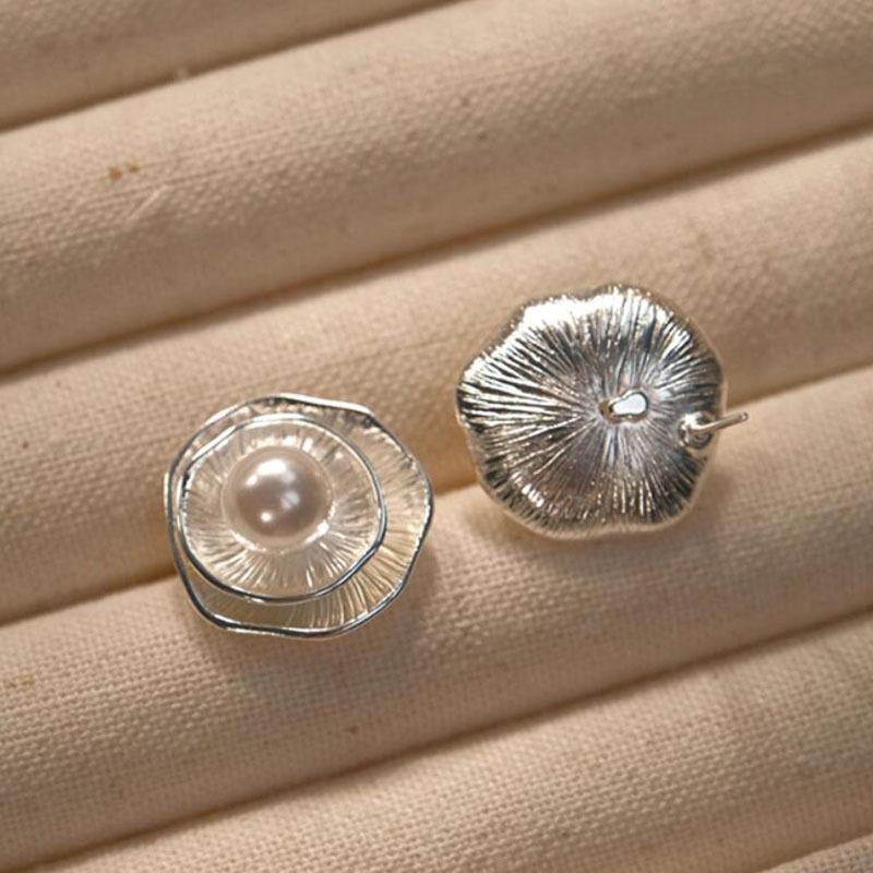 Minimally Textured Niche Earrings срібний
Minimally Textured Niche Earrings срібний