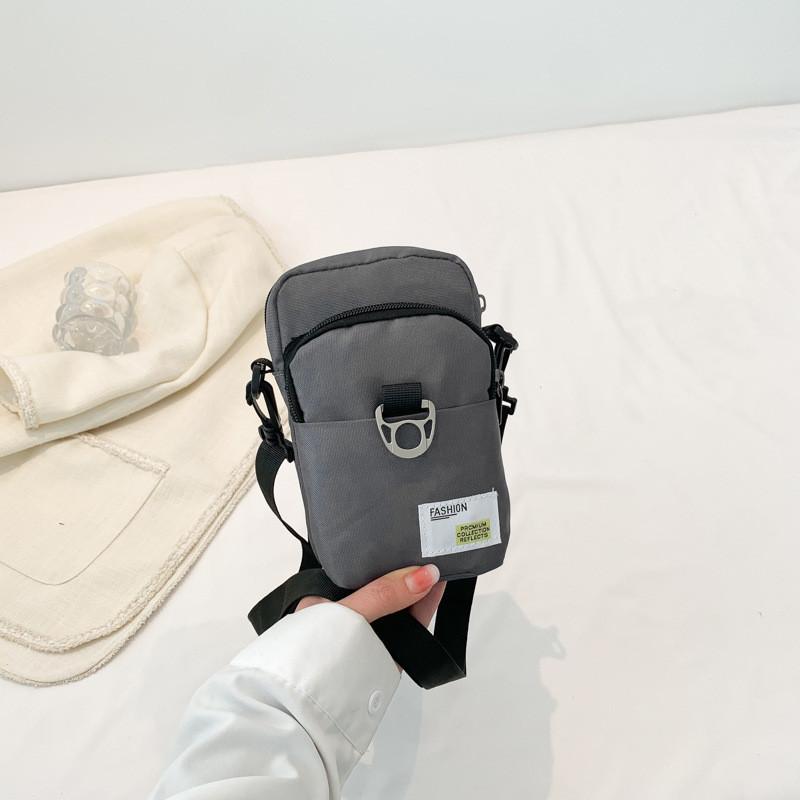 Modern And Stylish Women s Small Crossbody Bag In Black Blue Green And Gray Colors сірий колір
Modern And Stylish Women s Small Crossbody Bag In Black Blue Green And Gray Colors сірий колір