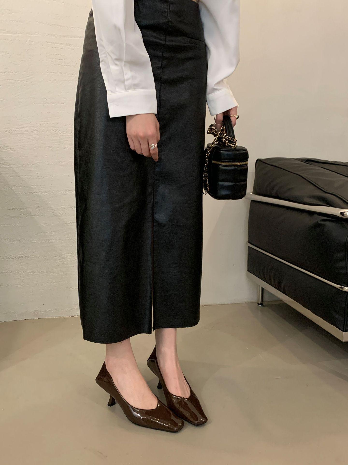 Single shoes 2025 spring women s French retro square head high heels women s thin heels high sense comfortable versatile Huizhou women s shoes 35
Single shoes 2025 spring women s French retro square head high heels women s thin heels high sense comfortable versatile Huizhou women s shoes 35