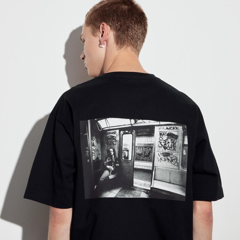 UNIQLO JAPAN Keith Haring Subway Drawing UT Графическая футболка свободного кроя с короткими рукавами
UNIQLO JAPAN Keith Haring Subway Drawing UT Графическая футболка свободного кроя с короткими рукавами