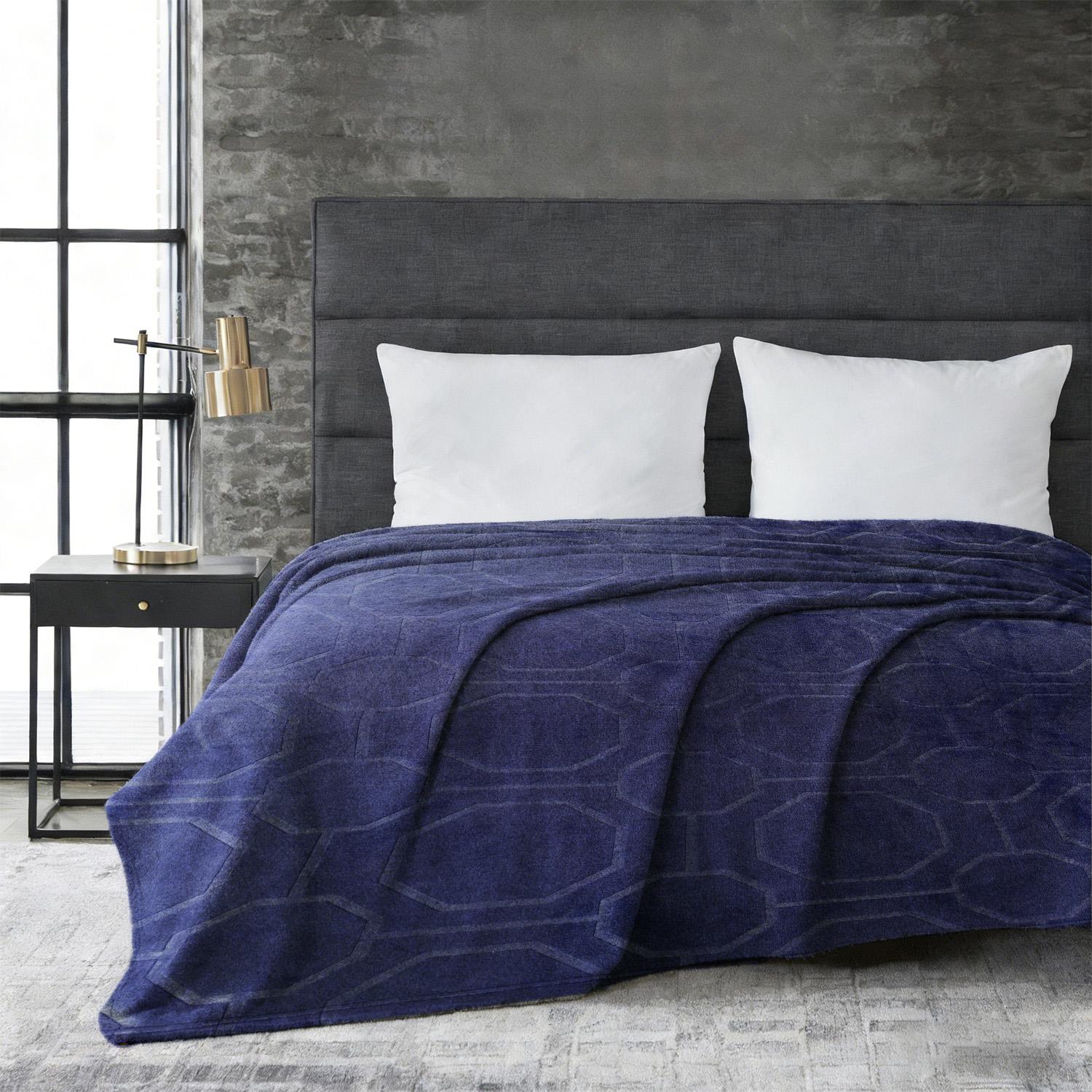 Soft Cozy Faux Fur bit Blanket, Warm Thick for Bed Sofa Office, Elegant Home Decor, Gift, Durable and Versatile 127x150cm
Soft Cozy Faux Fur bit Blanket, Warm Thick for Bed Sofa Office, Elegant Home Decor, Gift, Durable and Versatile 127x150cm