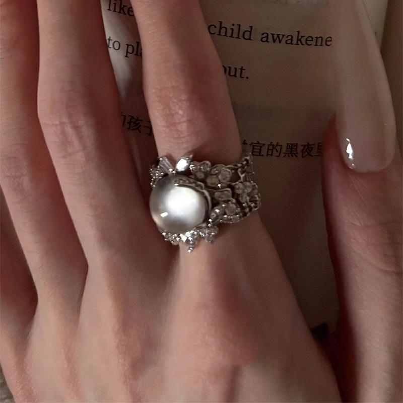 Luxurious Sparkling Inlaid Natural chalcedony Round rings for women Exquisite High Quality Ring Adjustable Engagement Jewelry resizable серебряный
Luxurious Sparkling Inlaid Natural chalcedony Round rings for women Exquisite High Quality Ring Adjustable Engagement Jewelry resizable серебряный