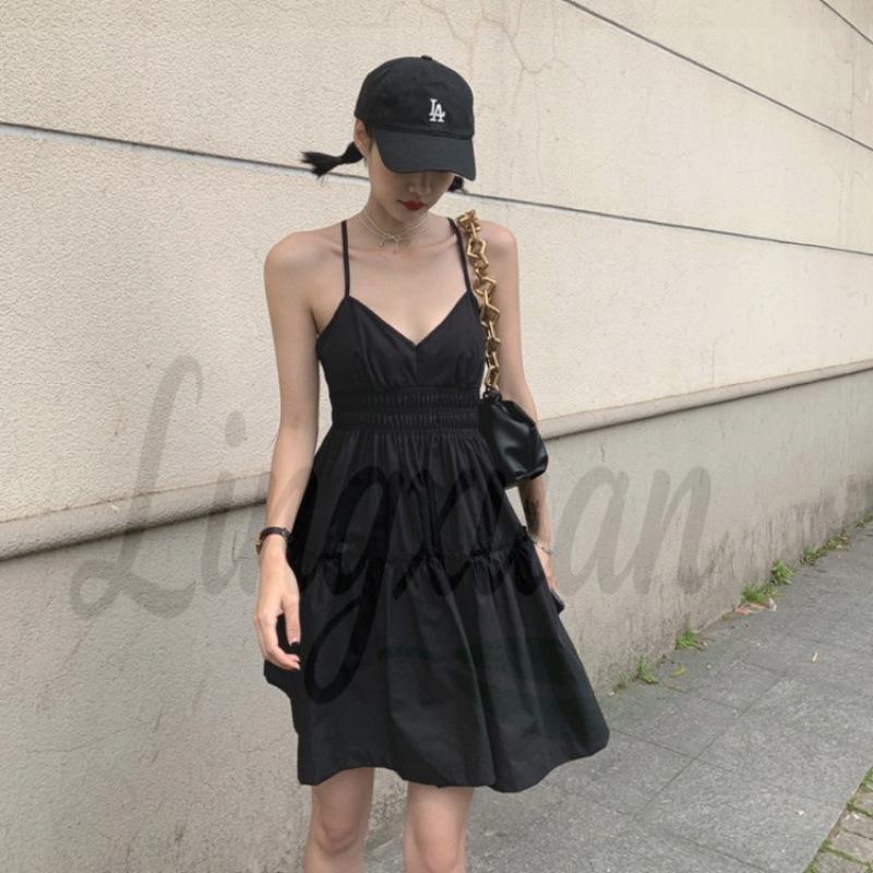 Summer 2026 Black V-neck Spaghetti Strap Dress - Sexy, Figure-flattering, Waist-cinching Flared Skirt LBD Small
Summer 2026 Black V-neck Spaghetti Strap Dress - Sexy, Figure-flattering, Waist-cinching Flared Skirt LBD Small