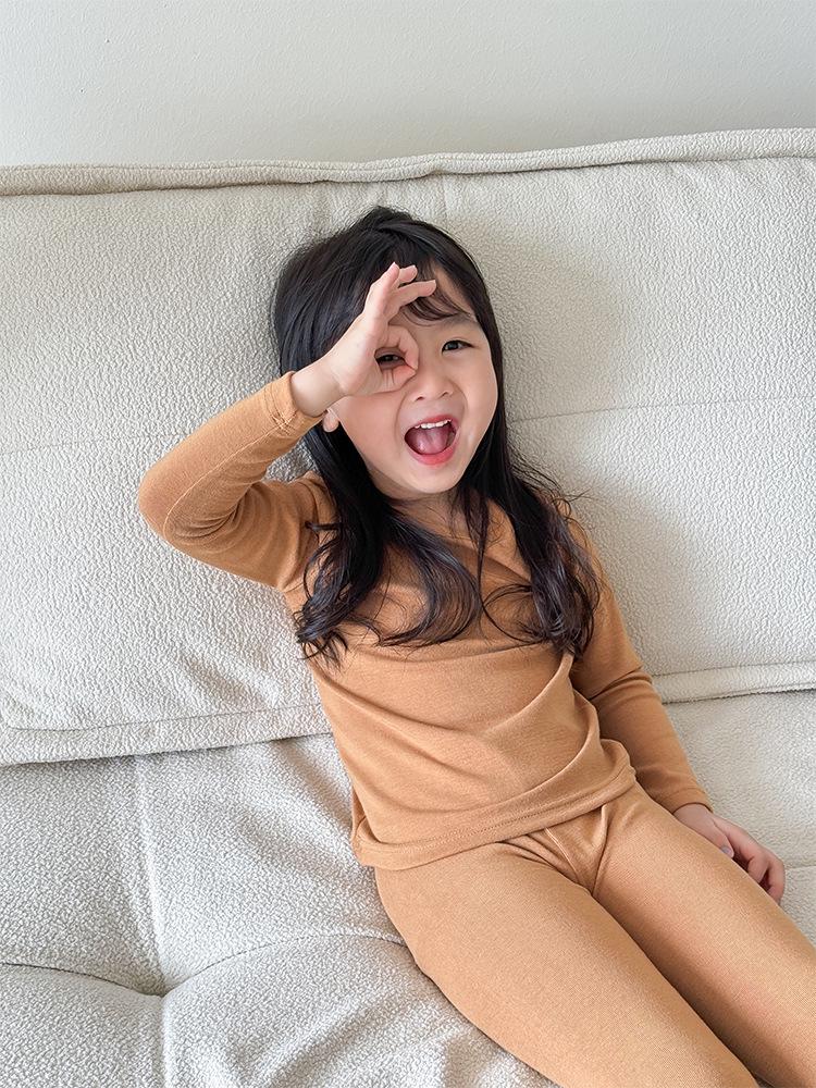 2024 Детские теплые муссовые хлопковые осенне-зимние комплекты: Однотонные цвета, топы и брюки с круглым вырезом 120cm
2024 Детские теплые муссовые хлопковые осенне-зимние комплекты: Однотонные цвета, топы и брюки с круглым вырезом 120cm