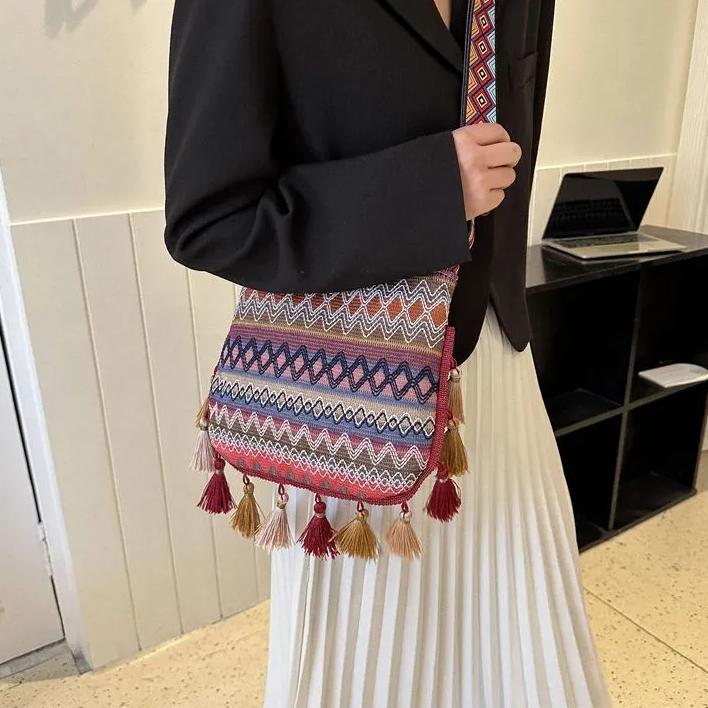 WTEMPO Женские сумки кроссбоди большой вместимости в этническом стиле, модные, универсальные, с широкими ремнями, одноплечевые сумки с кисточками 1pc фиолетовый
WTEMPO Женские сумки кроссбоди большой вместимости в этническом стиле, модные, универсальные, с широкими ремнями, одноплечевые сумки с кисточками 1pc фиолетовый