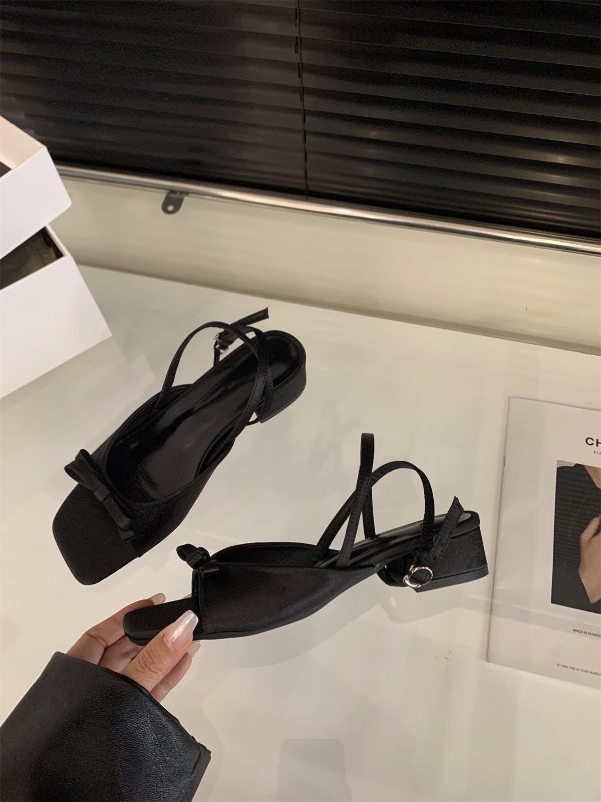 Темпераментные босоножки на среднем каблуке с атласным бантом, маленькие сандалии-феи, обувь для улицы с юбкой 35 чёрный
Темпераментные босоножки на среднем каблуке с атласным бантом, маленькие сандалии-феи, обувь для улицы с юбкой 35 чёрный