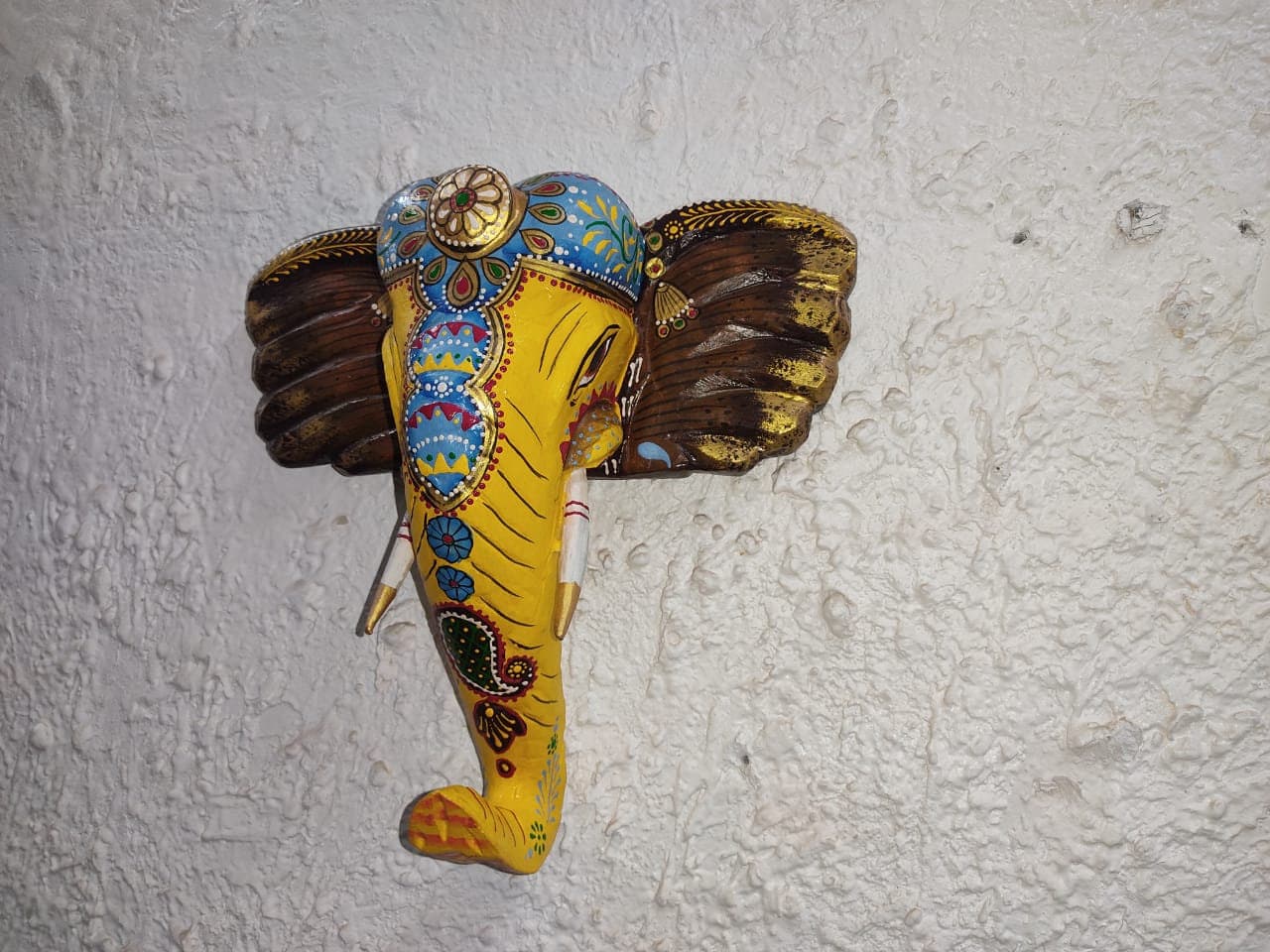 Hand Painted Wooden Elephant Mask: Ethnic Wall Decor 16” X 8” X 24” (l x w x h) разноцветный
Hand Painted Wooden Elephant Mask: Ethnic Wall Decor 16” X 8” X 24” (l x w x h) разноцветный