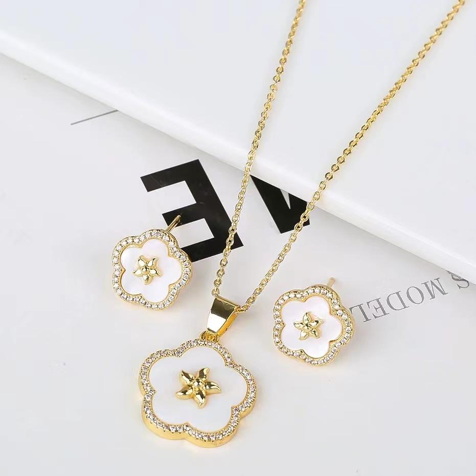 Элегантный и милый клевер растение пятилистный цветок лепесток ожерелье серьги циркон набор натуральный белый перламутр камень женщина
Элегантный и милый клевер растение пятилистный цветок лепесток ожерелье серьги циркон набор натуральный белый перламутр камень женщина