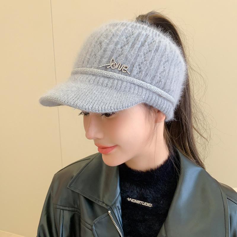 Peaked cap children s autumn and winter new warm plush ear protectors can tie ponytail empty top big head circumference baseball cap One Size чорний
Peaked cap children s autumn and winter new warm plush ear protectors can tie ponytail empty top big head circumference baseball cap One Size чорний