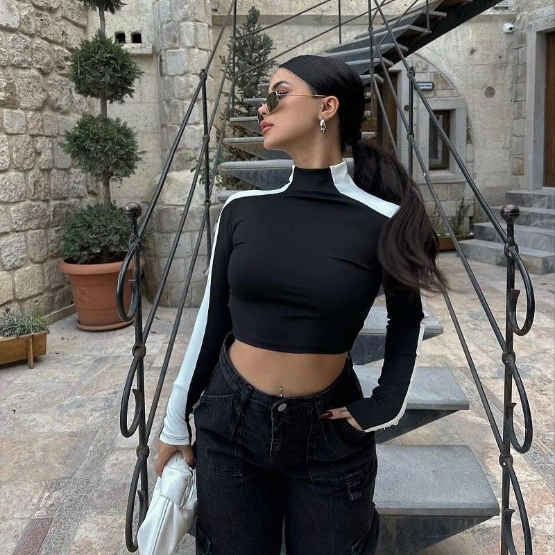 Spring and Summer Women s Single Product Casual Color Matching Turtleneck Kinky Midriff Outfit Long Sleeves T-shirt Cow Stripes Flared Pants Suit Black Colorblock High Collar T-shirt L
Spring and Summer Women s Single Product Casual Color Matching Turtleneck Kinky Midriff Outfit Long Sleeves T-shirt Cow Stripes Flared Pants Suit Black Colorblock High Collar T-shirt L