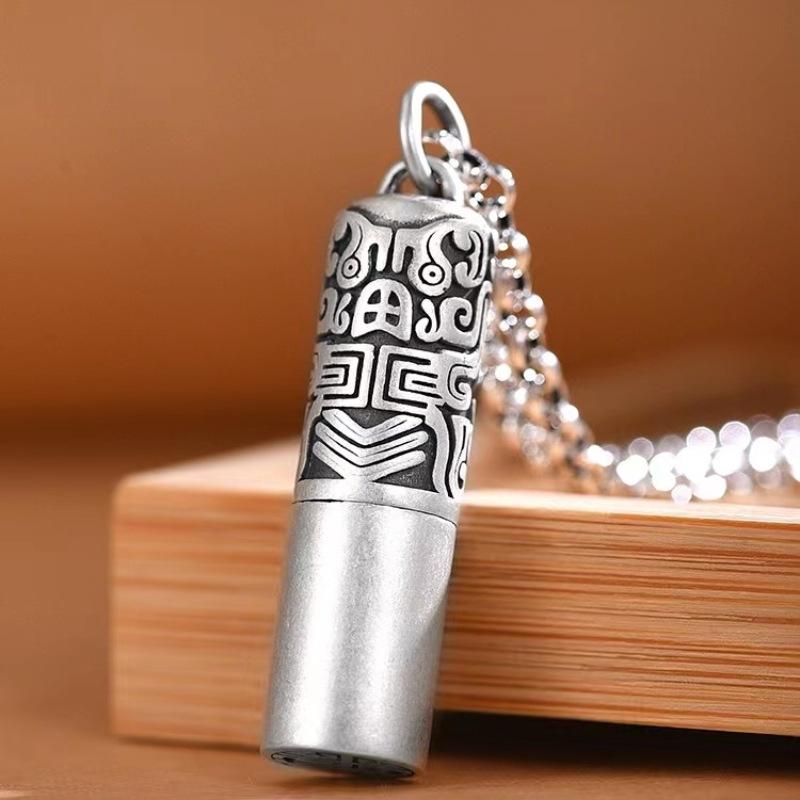 Можно открыть кулон «Жадность к сокровищам» для мужчин и женщин, ретро-тренд, подарочная коробка для одежды для парня 50CM(Necklace Size) серебряный
Можно открыть кулон «Жадность к сокровищам» для мужчин и женщин, ретро-тренд, подарочная коробка для одежды для парня 50CM(Necklace Size) серебряный