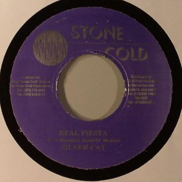 7-дюймовая пластинка MADD ANJU / SILVER CAT - Age / Real Fiesta NONE Stone Cold 2001 Ямайка Регги, Ска и Даб Б/У
7-дюймовая пластинка MADD ANJU / SILVER CAT - Age / Real Fiesta NONE Stone Cold 2001 Ямайка Регги, Ска и Даб Б/У