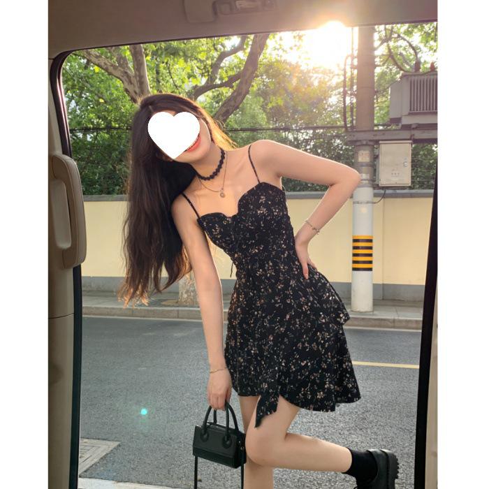 Petite Black Floral Pull-up Cami Dress - French Summer Style with Irregular Design M
Petite Black Floral Pull-up Cami Dress - French Summer Style with Irregular Design M
