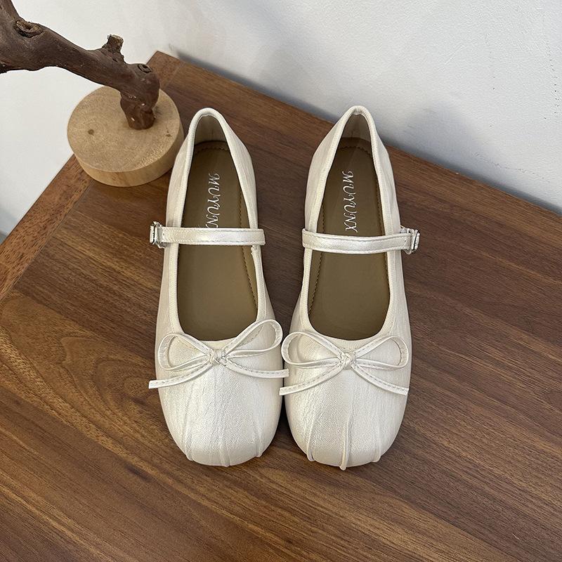 Серебристые плоские туфли-лодочки женские 2025 новая летняя красивая юбка туфли Мэри Джейн вечерний балетный стиль маленькие кожаные туфли 40 белый
Серебристые плоские туфли-лодочки женские 2025 новая летняя красивая юбка туфли Мэри Джейн вечерний балетный стиль маленькие кожаные туфли 40 белый