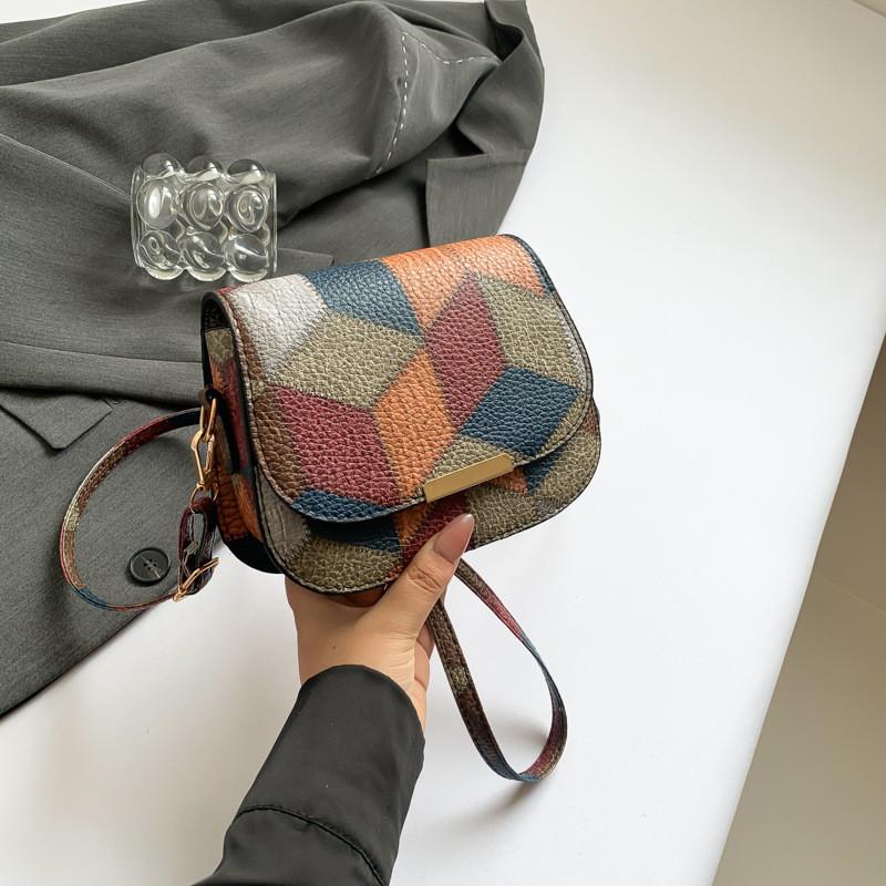 Trendy Street Style Medium Sized Women s Half Circle Shoulder Bag In Vibrant Colors синій
Trendy Street Style Medium Sized Women s Half Circle Shoulder Bag In Vibrant Colors синій