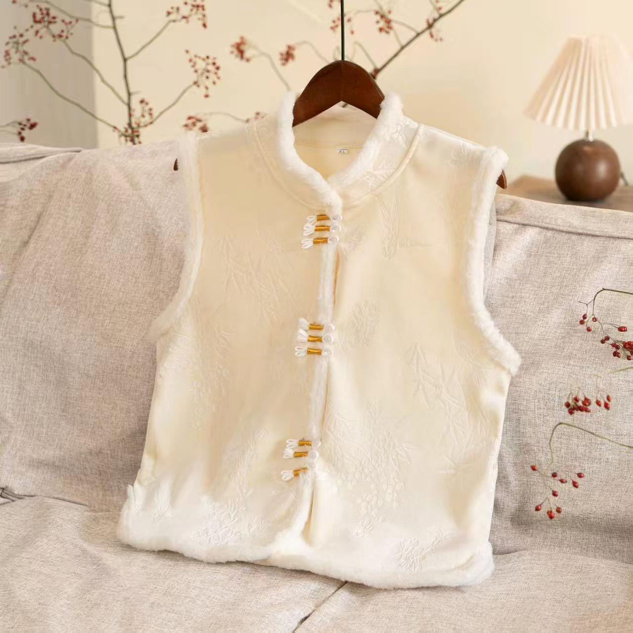 Women s Winter Retro Stand Collar Vest with Frog Buttons - Thickened Plush Shawl Style XL бежевий
Women s Winter Retro Stand Collar Vest with Frog Buttons - Thickened Plush Shawl Style XL бежевий