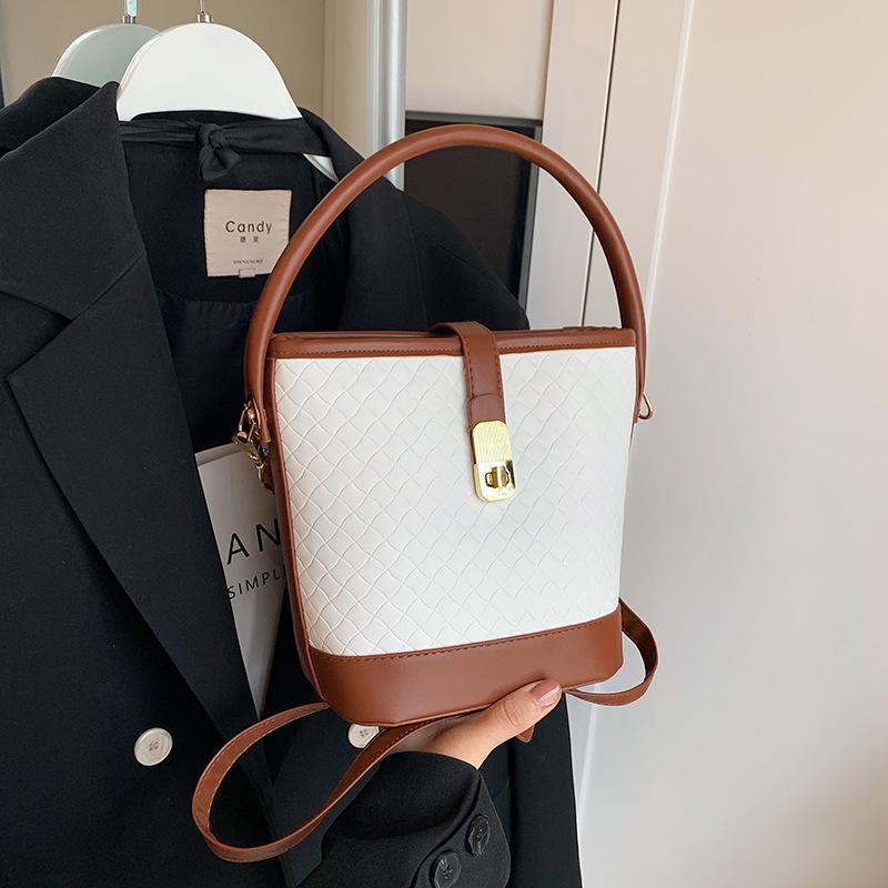 Повседневная сумка-ведро для женщин, новая летняя модная сумка через плечо на одно плечо, текстурированная женская сумка
Повседневная сумка-ведро для женщин, новая летняя модная сумка через плечо на одно плечо, текстурированная женская сумка