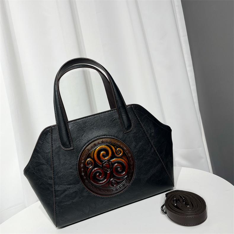Bohemian Hand-Painted Tote Bag for Women Vintage Ethnic Crossbody Bag with Carved Patterns Large Capacity Canvas Shopper 36-12-21cm чёрный
Bohemian Hand-Painted Tote Bag for Women Vintage Ethnic Crossbody Bag with Carved Patterns Large Capacity Canvas Shopper 36-12-21cm чёрный