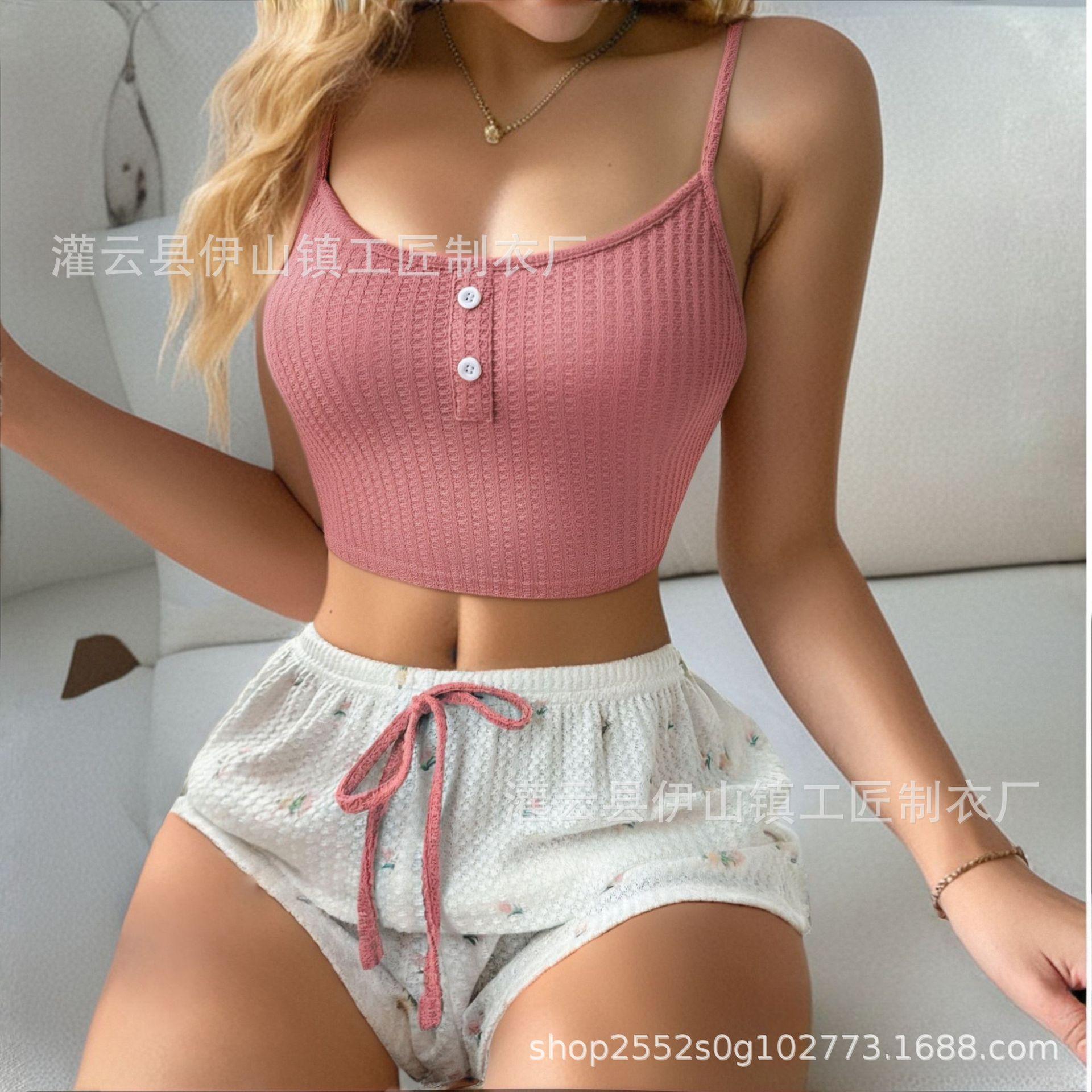 Summer new European and American style temperament sweet suspender floral women s suit shorts loungewear two-piece set XL рожевий
Summer new European and American style temperament sweet suspender floral women s suit shorts loungewear two-piece set XL рожевий