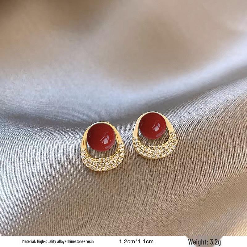 Серьги-пусеты в ретро-стиле с красной глазурью «капля» для женщин - Уникальный нишевый дизайн начала осени
Серьги-пусеты в ретро-стиле с красной глазурью «капля» для женщин - Уникальный нишевый дизайн начала осени