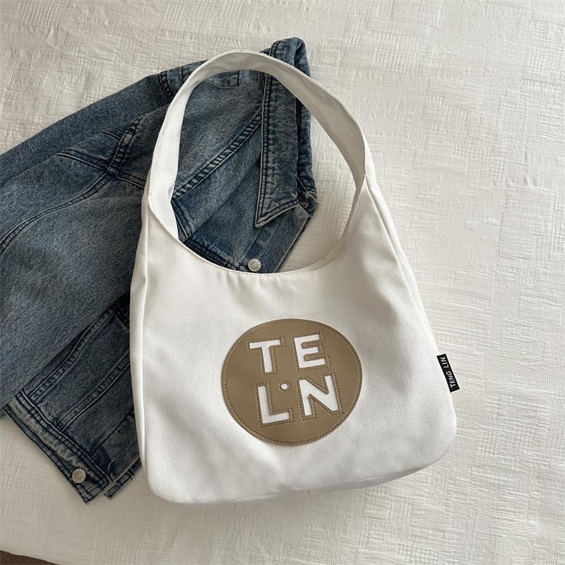 Stylish Black And Khaki Canvas Shoulder Bag For Students With Roomy Capacity And Fashionable Flair білий
Stylish Black And Khaki Canvas Shoulder Bag For Students With Roomy Capacity And Fashionable Flair білий
