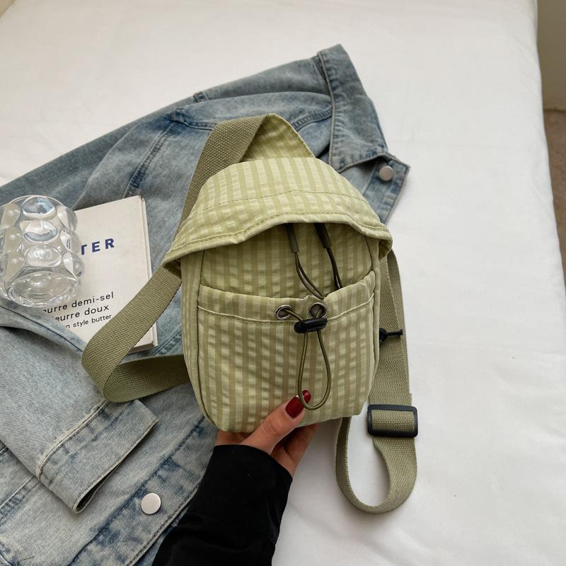 Lightweight going out sports nylon breast bag men s and women s trendy brand niche simple portable messenger bag mobile phone bag зелений
Lightweight going out sports nylon breast bag men s and women s trendy brand niche simple portable messenger bag mobile phone bag зелений