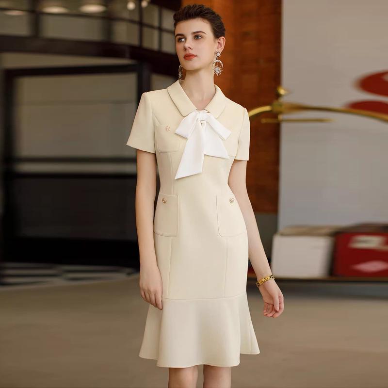 Elegant Pale Yellow Fishtail Hem Tie-Waist Short Sleeve Dress - Summer Slimming Goddess Style for Women S
Elegant Pale Yellow Fishtail Hem Tie-Waist Short Sleeve Dress - Summer Slimming Goddess Style for Women S
