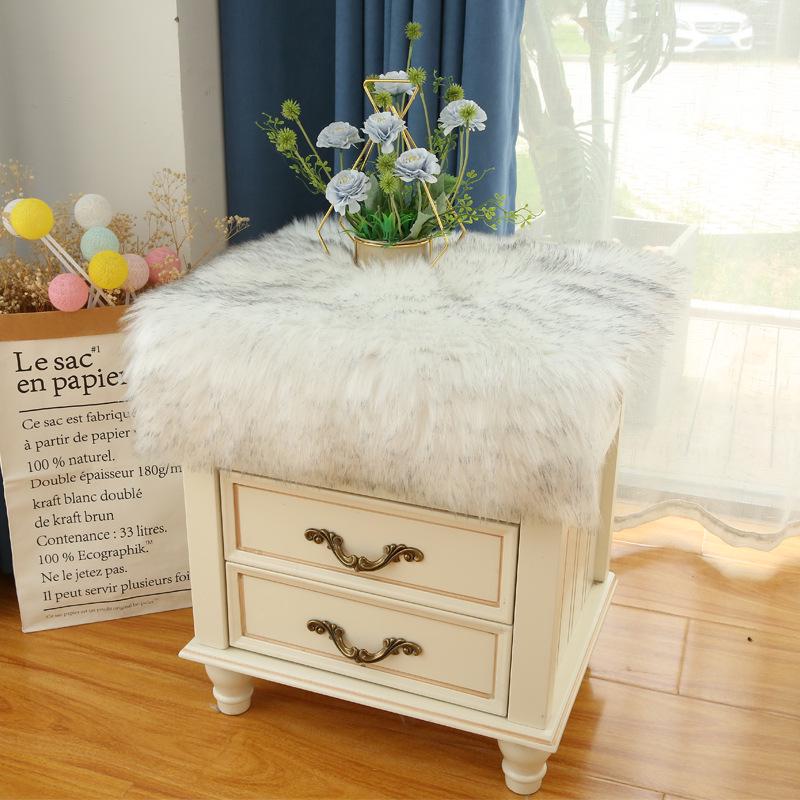 Nordic Long-Haired Plush Dust Cover: Bedside Table, TV Cabinet, Shoe Cabinet, Desk Mat, Coffee Table. 40x40 cm
Nordic Long-Haired Plush Dust Cover: Bedside Table, TV Cabinet, Shoe Cabinet, Desk Mat, Coffee Table. 40x40 cm