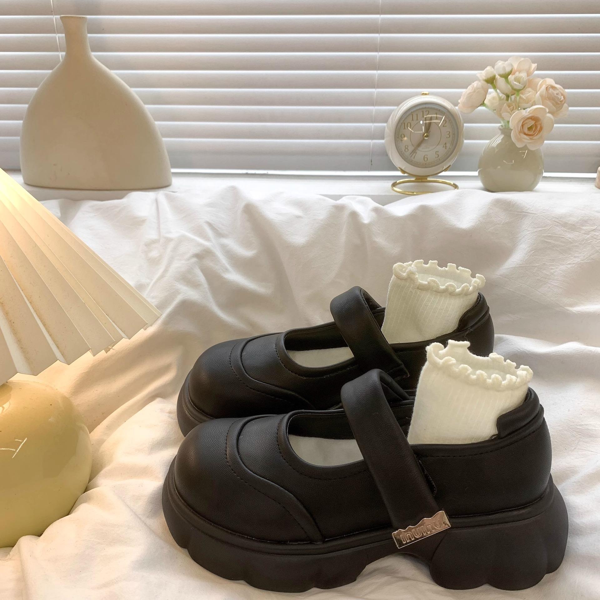 Japanese round head Mary Jane small leather shoes women s spring and summer 2025 new versatile retro platform skirt jk single shoes 40 чорний
Japanese round head Mary Jane small leather shoes women s spring and summer 2025 new versatile retro platform skirt jk single shoes 40 чорний
