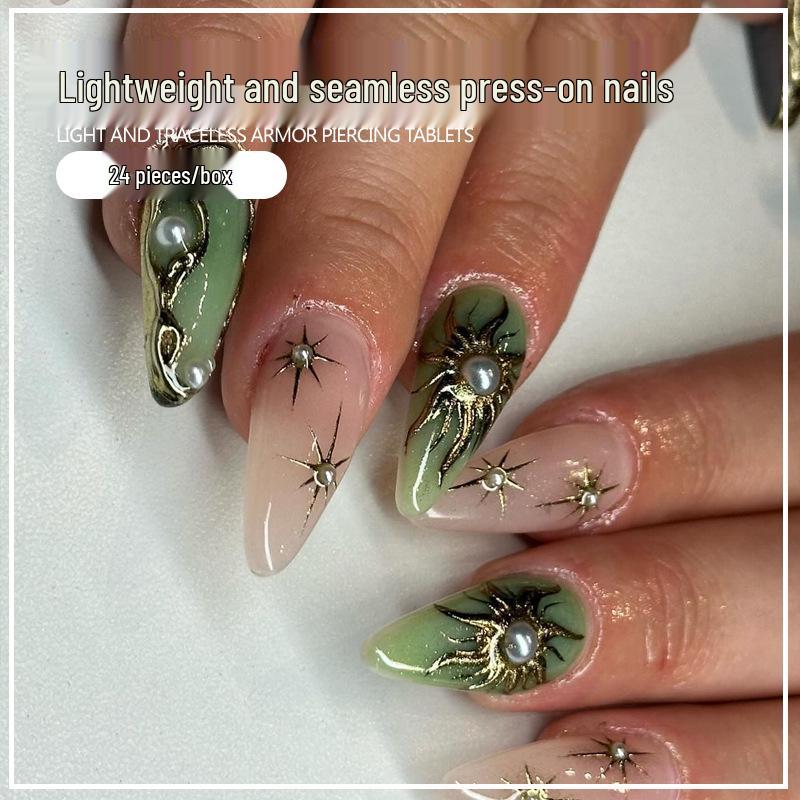 Sun Totem Gilded False Nail Set: 24 Removable, Wearable Art Pieces for Europe & America Glue Version
Sun Totem Gilded False Nail Set: 24 Removable, Wearable Art Pieces for Europe & America Glue Version