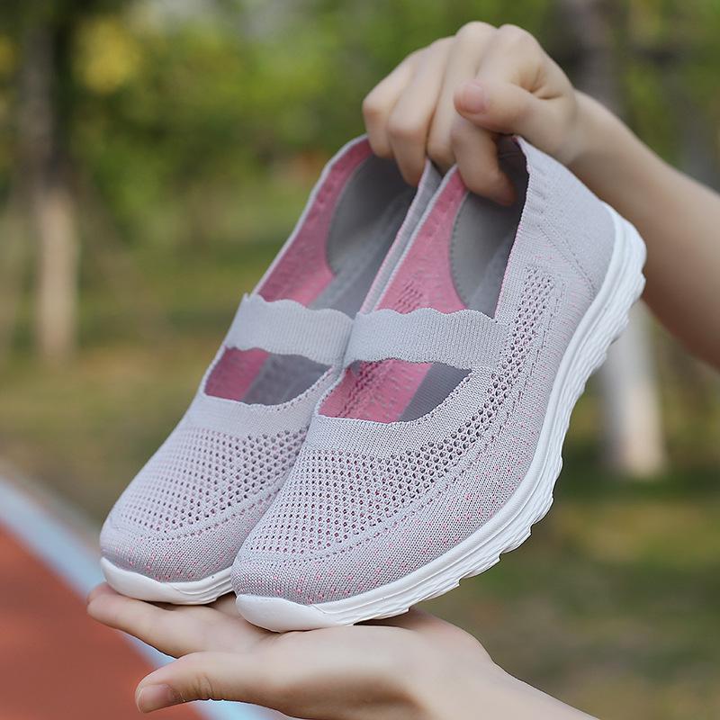 Новая сетчатая дышащая нескользящая обувь для пожилых людей, мягкая подошва, обувь для мамы, повседневная уличная обувь для ходьбы, спортивная женская обувь из летучей ткани 42
Новая сетчатая дышащая нескользящая обувь для пожилых людей, мягкая подошва, обувь для мамы, повседневная уличная обувь для ходьбы, спортивная женская обувь из летучей ткани 42