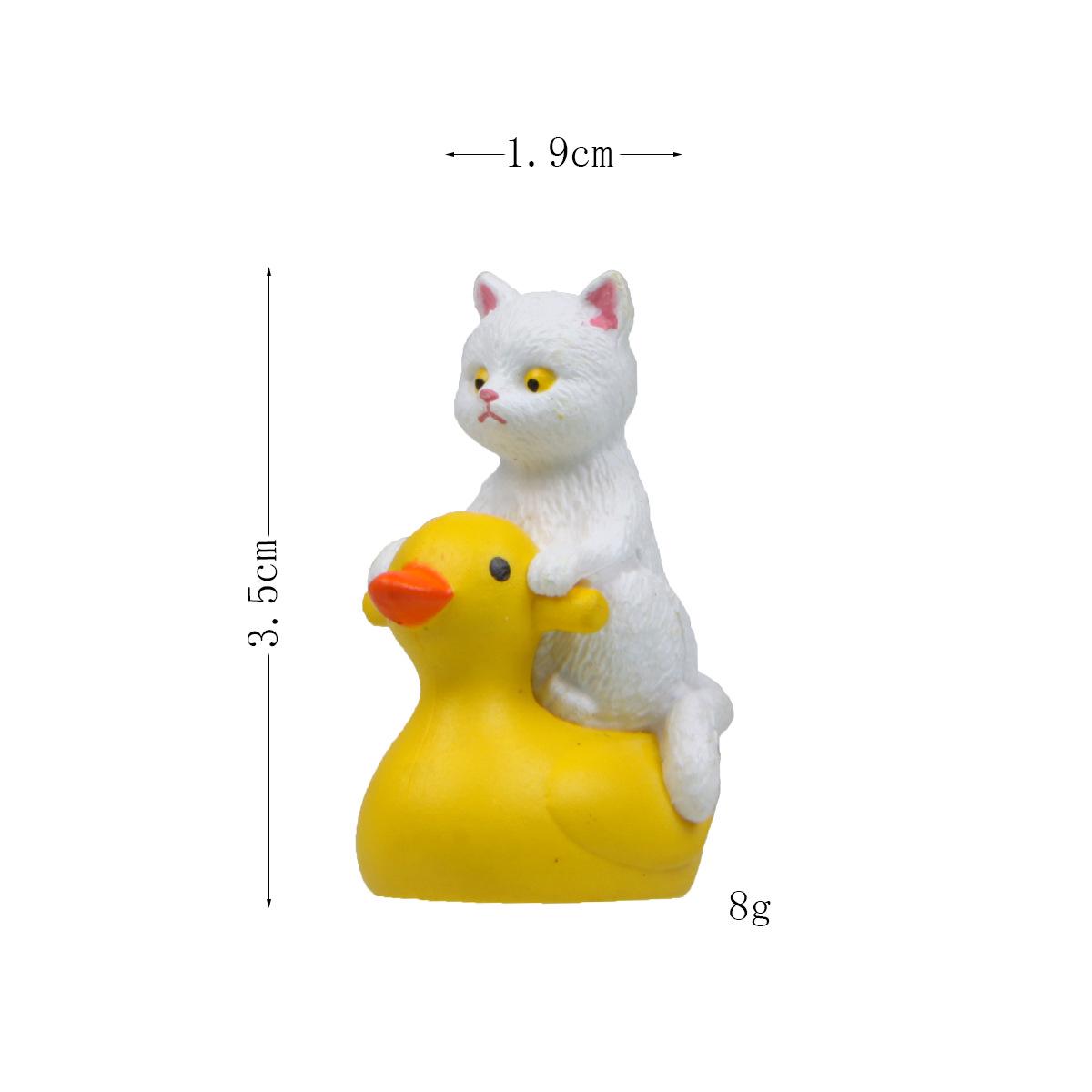 Playful Cat and Kitten Figurines: Hand-Painted Micro Landscape Décor Featuring 5 Models Sitting on Yellow Ducks. Single Price, Pointed-Bill Duck
Playful Cat and Kitten Figurines: Hand-Painted Micro Landscape Décor Featuring 5 Models Sitting on Yellow Ducks. Single Price, Pointed-Bill Duck
