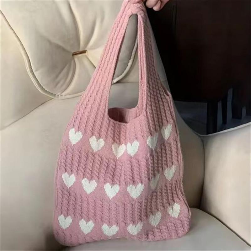 Knitted Love Pattern Tote Bag, Stylish Woven Handbag Shoulder Bag for Women Party Work, Travel, Outdoor рожевий
Knitted Love Pattern Tote Bag, Stylish Woven Handbag Shoulder Bag for Women Party Work, Travel, Outdoor рожевий