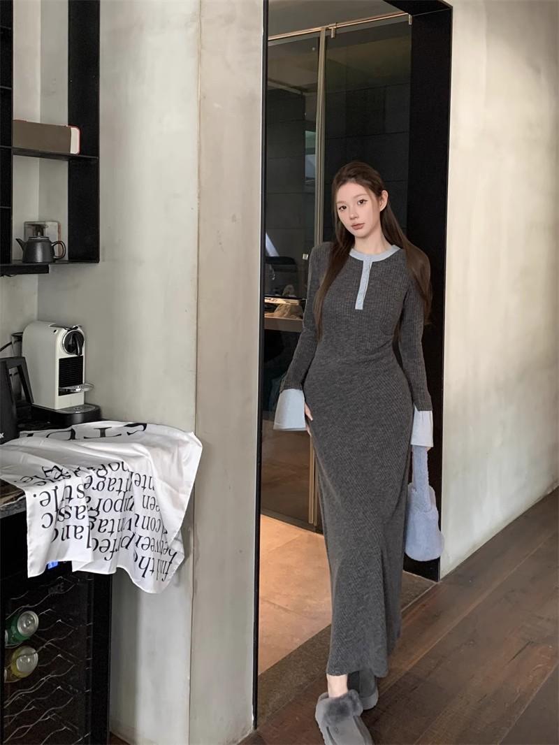 Korean style strikes, contrasting colors, semi-open neck knitted dress, design sense, niche temperament, hip-wrapped long skirt shows personality S темно-серого
Korean style strikes, contrasting colors, semi-open neck knitted dress, design sense, niche temperament, hip-wrapped long skirt shows personality S темно-серого