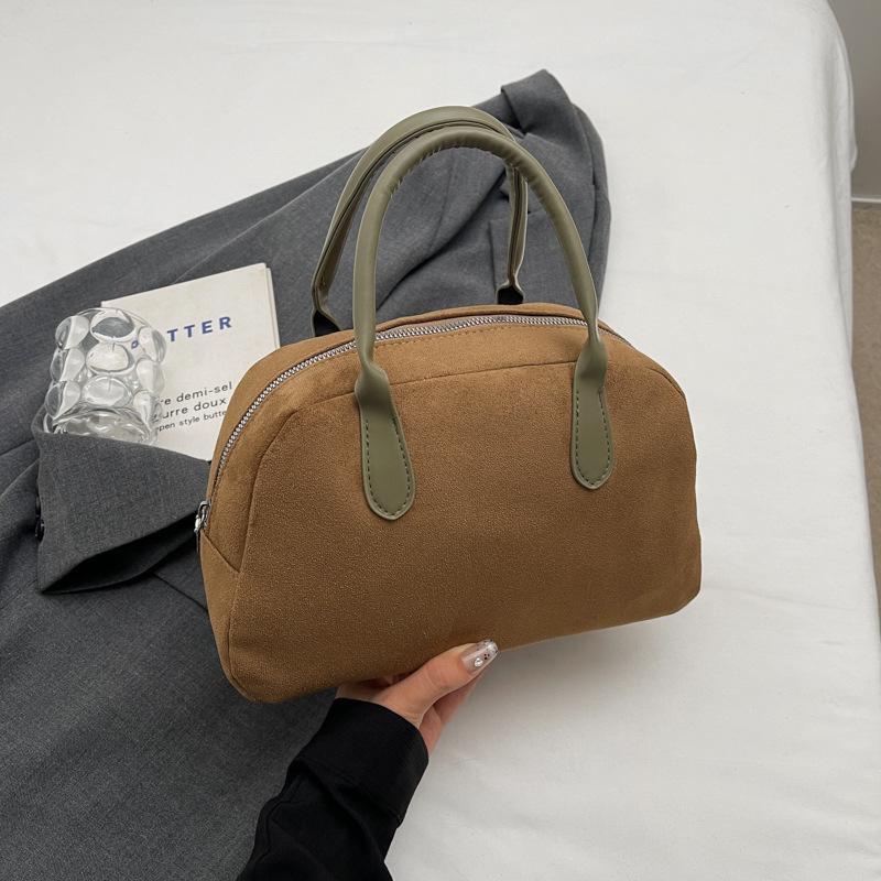 Pillow bag women s 2025 autumn new fashion retro handbag women s large-capacity fashion niche handbag хаки
Pillow bag women s 2025 autumn new fashion retro handbag women s large-capacity fashion niche handbag хаки