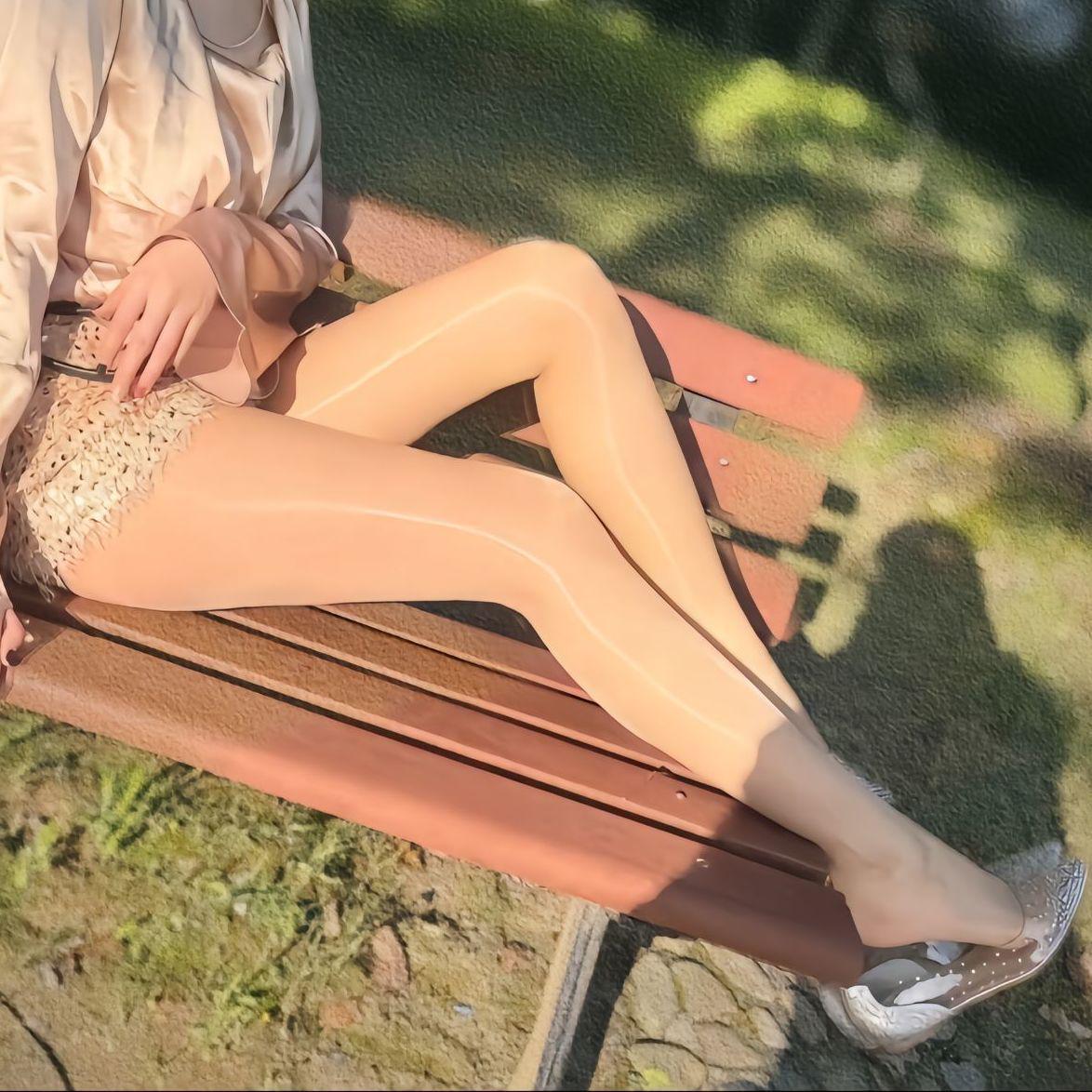 Перламутровые ультратонкие блестящие черные чулки с открытой промежностью Long Shiny Seamless
Перламутровые ультратонкие блестящие черные чулки с открытой промежностью Long Shiny Seamless