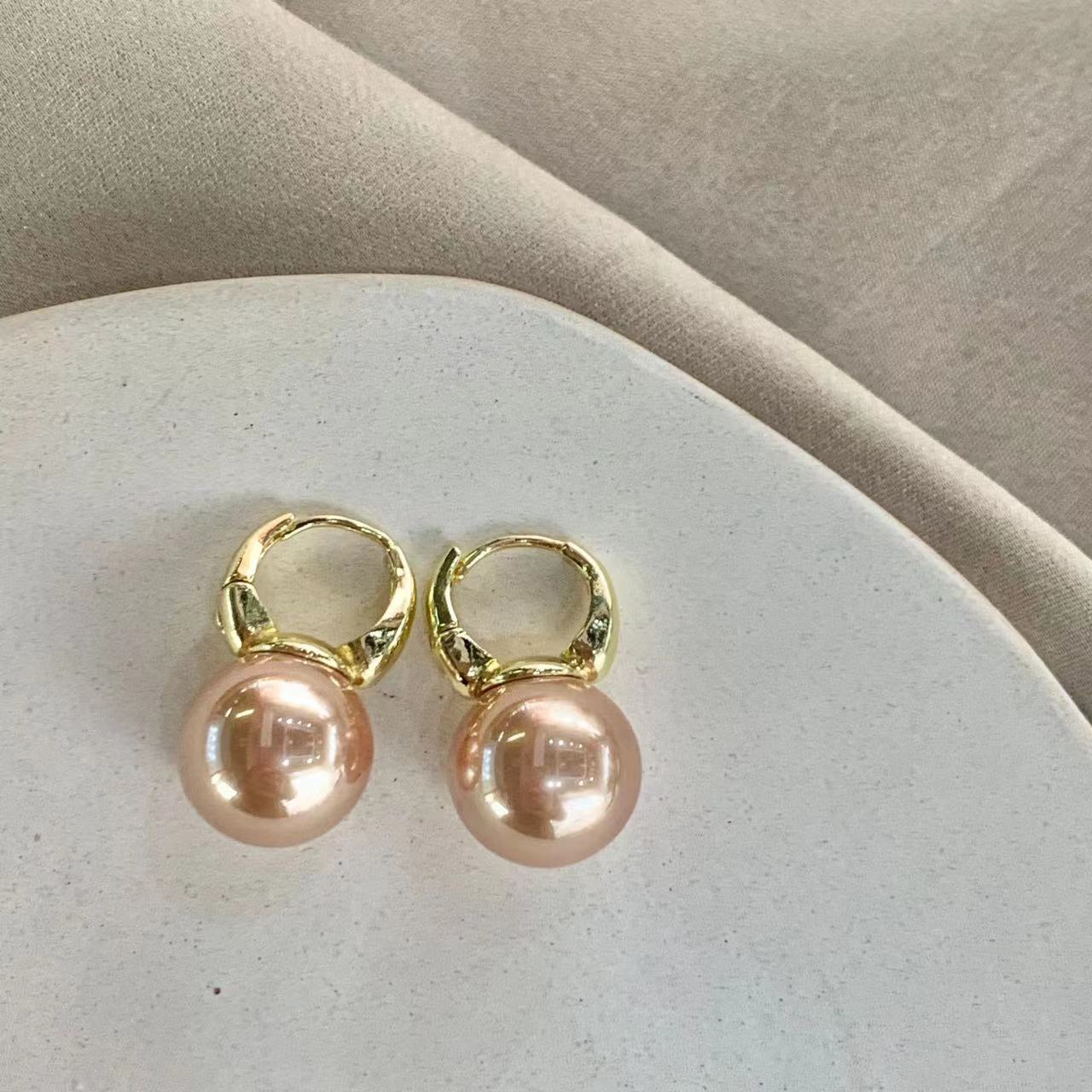 Серьги с жемчугом Французские универсальные геометрические легкие роскошные темпераментные серьги высокого класса Sense Niche розовый
Серьги с жемчугом Французские универсальные геометрические легкие роскошные темпераментные серьги высокого класса Sense Niche розовый