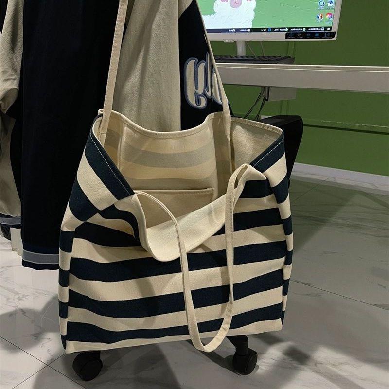 Повседневная полосатая холщовая сумка большой вместимости женская сумка-тоут 2024 года новая сумка для покупок классная сумка через плечо для поездок на работу
Повседневная полосатая холщовая сумка большой вместимости женская сумка-тоут 2024 года новая сумка для покупок классная сумка через плечо для поездок на работу
