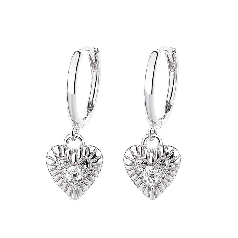 Love Earrings, Women S Sweet Temperament, Heart-Shaped Earrings, Niche Design, Simple Short Earrings, Trendy платиновий
Love Earrings, Women S Sweet Temperament, Heart-Shaped Earrings, Niche Design, Simple Short Earrings, Trendy платиновий