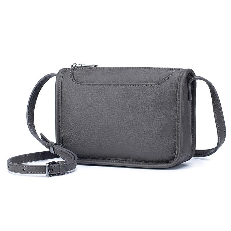 First layer cowhide fashion messenger women s bag large capacity versatile women s shoulder bag genuine leather commuter portable small square bag
First layer cowhide fashion messenger women s bag large capacity versatile women s shoulder bag genuine leather commuter portable small square bag