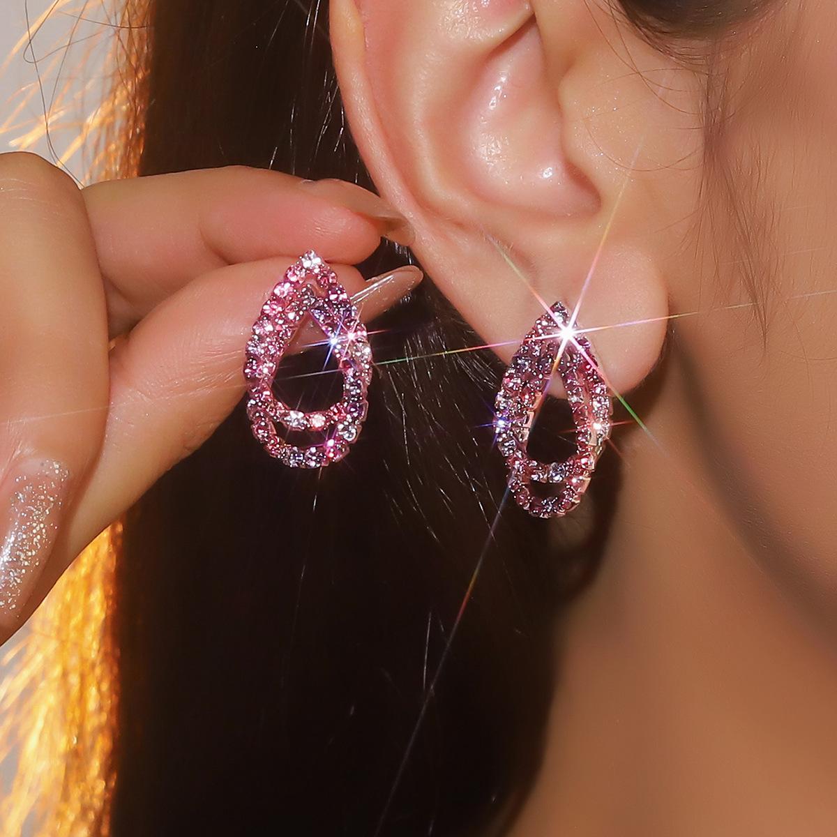 Високоякісні розкішні довгі сережки з китицями з рожевим кристалом Street Shoot Весільні сережки Сережки для вечірок Жіночі сережки 1 пара
Високоякісні розкішні довгі сережки з китицями з рожевим кристалом Street Shoot Весільні сережки Сережки для вечірок Жіночі сережки 1 пара